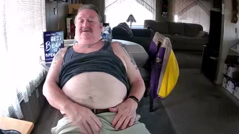 Snapshot of littled83057 chatting on October 28, 7:05 pm Littled83057 online show from October 28, 7:05 pm