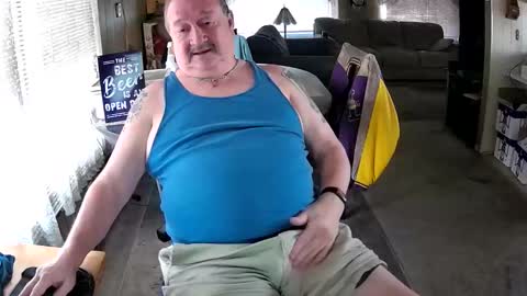 Snapshot of littled83057 chatting on November 10, 7:46 pm Littled83057 online show from November 10, 7:46 pm