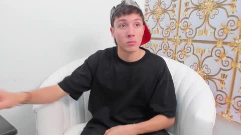 DANNY online show from November 19, 4:07 pm