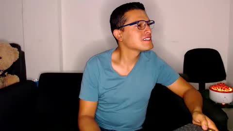 Snapshot of littledicklatin chatting on September 29, 3:00 am Manu online show from September 29, 3:00 am