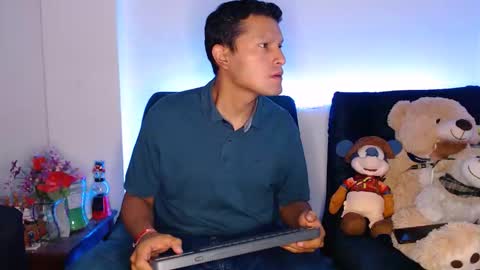 Manu online show from February 8, 3:10 am