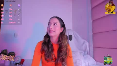 littlee_emma_ online show from October 6, 12:19 am