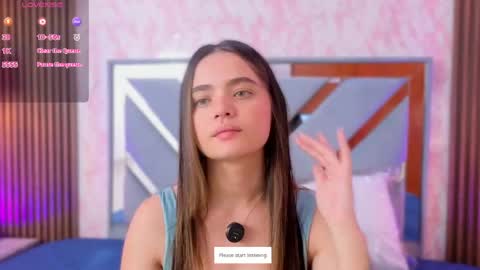 Snapshot of littleesara18 chatting on May 11, 11:16 am Sara online show from May 11, 11:16 am