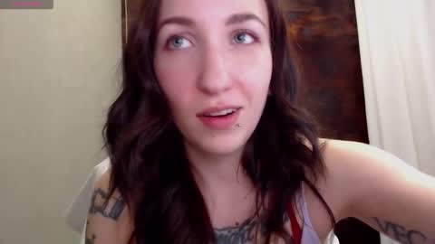 Snapshot of littlehanna1 chatting on February 6, 11:41 pm babywillsmile online show from February 6, 11:41 pm