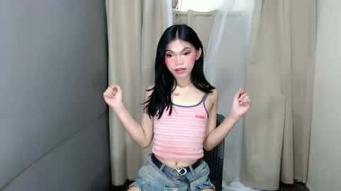 littlelace_ online show from February 22, 11:14 pm
