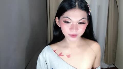littlelace_ online show from May 15, 11:34 pm