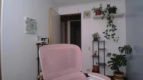 Snapshot of littlelaksmi chatting on May 12, 11:02 pm Laksmi online show from May 12, 11:02 pm