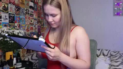 LillleLinn online show from February 1, 6:39 pm