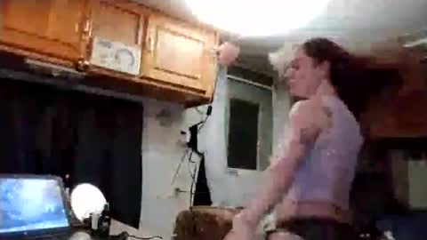 littleleo96 online show from February 7, 6:28 am