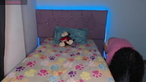 isabella online show from April 16, 2:07 pm