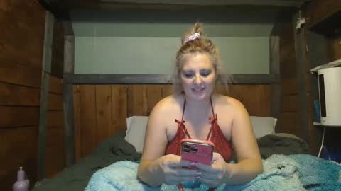 Snapshot of littlelisa1 chatting on January 14, 9:20 pm lisanixs online show from January 14, 9:20 pm