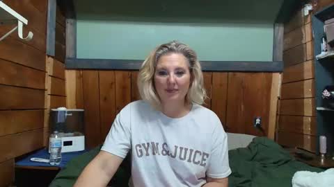 lisanixs online show from February 4, 5:08 pm