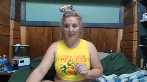 Snapshot of littlelisa1 chatting on February 26, 7:35 pm lisanixs online show from February 26, 7:35 pm