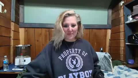 Snapshot of littlelisa1 chatting on March 24, 3:11 am lisanixs online show from March 24, 3:11 am