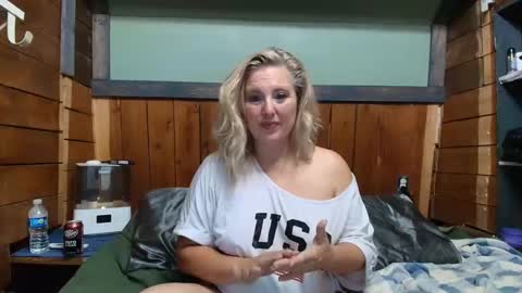 Snapshot of littlelisa1 chatting on March 24, 4:45 pm lisanixs online show from March 24, 4:45 pm