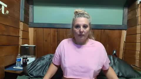 lisanixs online show from May 4, 3:52 pm