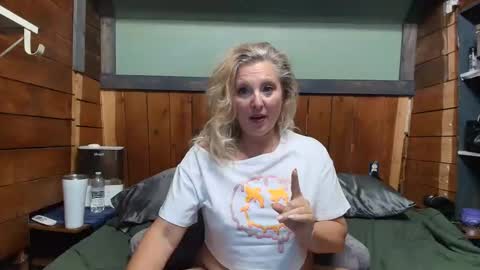 lisanixs online show from May 11, 12:38 am