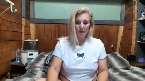 lisanixs online show from May 19, 2:07 am