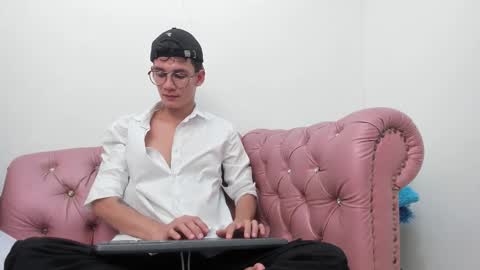 Snapshot of littlemax23 chatting on October 15, 5:51 am MAX online show from October 15, 5:51 am