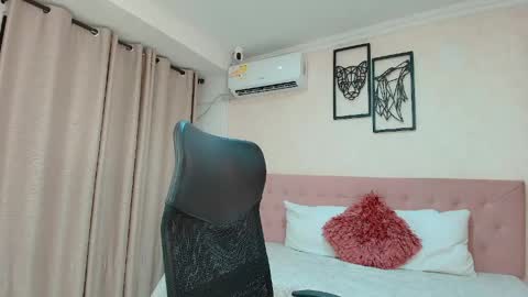 Sarahs Room online show from May 20, 1:56 am