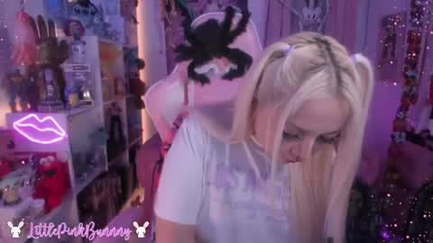 LittlePinkBunnny online show from October 28, 4:49 am