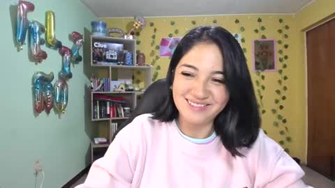Snapshot of littleprety6969 chatting on December 9, 1:18 am Mia Wednesday to Sunday 730 am to 1030 am Colombian Hour D online show from December 9, 1:18 am