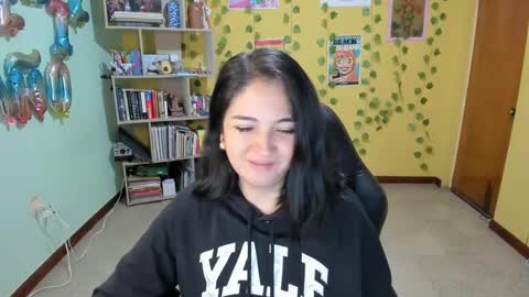 Snapshot of littleprety6969 chatting on February 10, 12:50 pm Mia Wednesday to Sunday 730 am to 1030 am Colombian Hour D online show from February 10, 12:50 pm