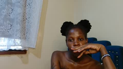 Snapshot of littleshy_baby17 chatting on April 5, 10:23 am Littleshy baby17 online show from April 5, 10:23 am