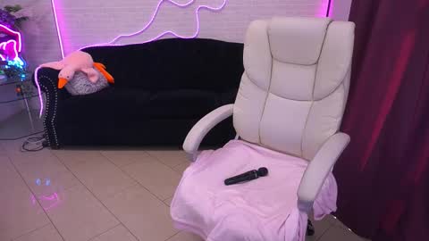 Snapshot of littleshyy chatting on September 26, 1:04 pm Masha online show from September 26, 1:04 pm