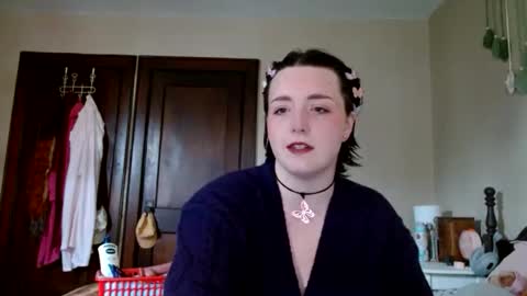 Snapshot of littlestpuppet chatting on April 1, 5:32 pm Kori online show from April 1, 5:32 pm