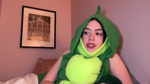 Little Sugar Pea  online show from January 9, 2:43 am