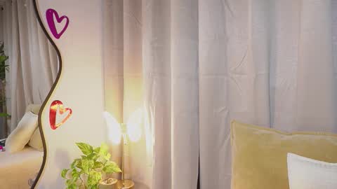 littletammy_ online show from January 6, 2:54 pm