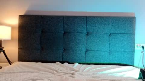 littlewetsonia online show from May 15, 9:00 pm