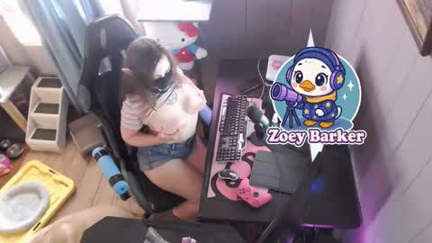 littlezoey2007 online show from September 19, 6:59 am