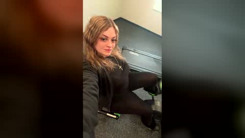 Nina online show from March 30, 1:01 pm