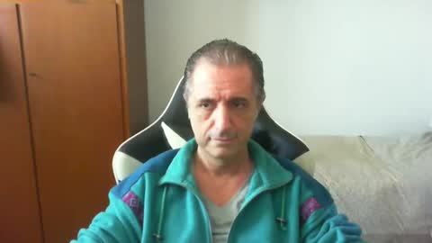 liuk53 online show from May 1, 12:54 pm