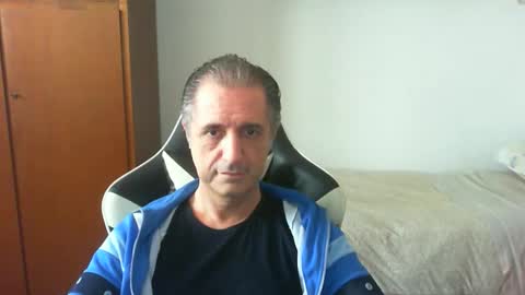 liuk53 online show from May 6, 1:05 pm