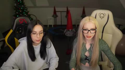 Snapshot of livehub054 chatting on January 8, 3:58 pm Sheryl online show from January 8, 3:58 pm