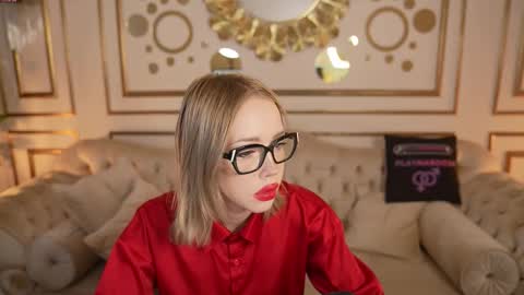 Snapshot of livehub054 chatting on February 3, 11:15 am Sheryl online show from February 3, 11:15 am