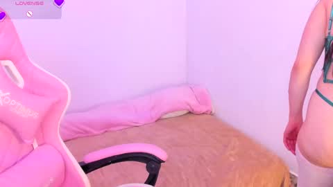 Snapshot of livemakio chatting on April 6, 4:46 am Liz online show from April 6, 4:46 am