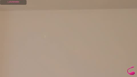 Emily  R online show from November 14, 3:44 pm