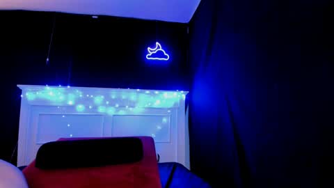 Liv online show from December 21, 8:00 pm