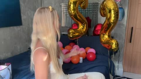 olivia online show from March 31, 1:18 am