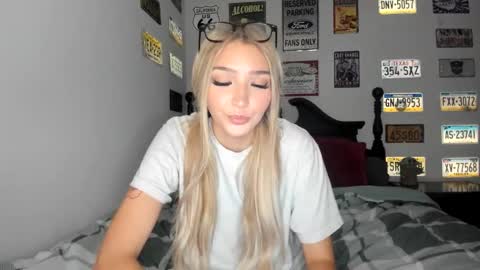 Snapshot of livvywinters chatting on January 13, 4:40 am Livvy online show from January 13, 4:40 am