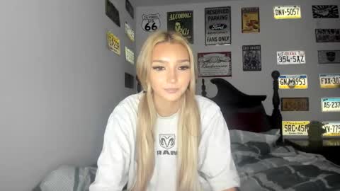 Snapshot of livvywinters chatting on February 8, 6:39 am Livvy online show from February 8, 6:39 am