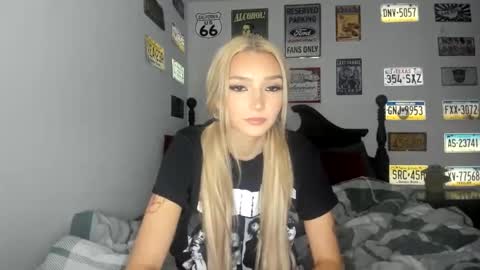 Snapshot of livvywinters chatting on February 9, 6:28 am Livvy online show from February 9, 6:28 am