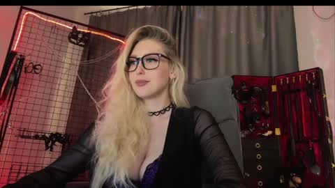 Liya Ray online show from April 6, 6:36 am