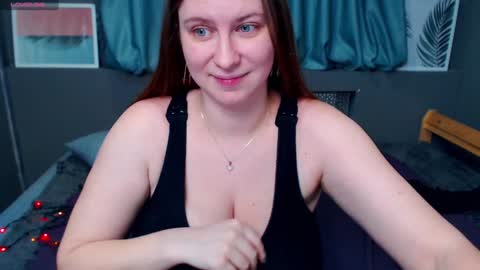 Snapshot of liyasilve chatting on December 25, 7:03 am Liya Silve online show from December 25, 7:03 am