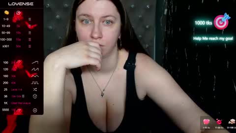 Snapshot of liyasilve chatting on February 13, 12:32 pm Liya Silve online show from February 13, 12:32 pm