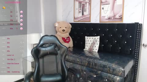 Snapshot of liz25_b chatting on January 31, 3:09 am Liz online show from January 31, 3:09 am